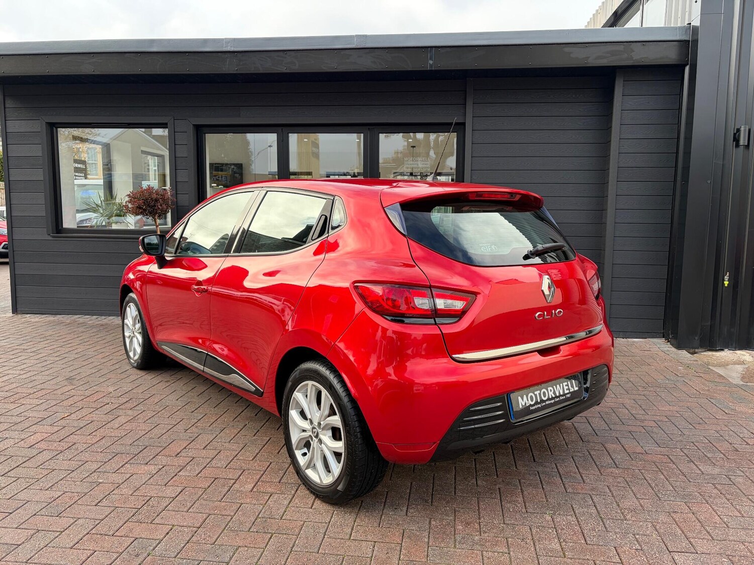 Used Renault Clio 2017 for sale - 76377259: Photo 8