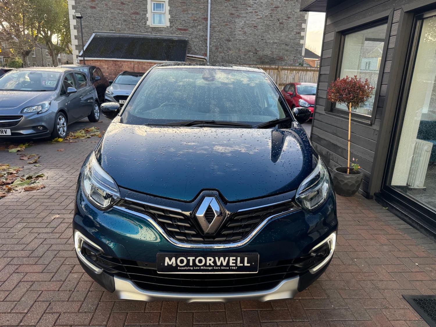 Used Renault Captur 2018 for sale - 76432808: Photo 2