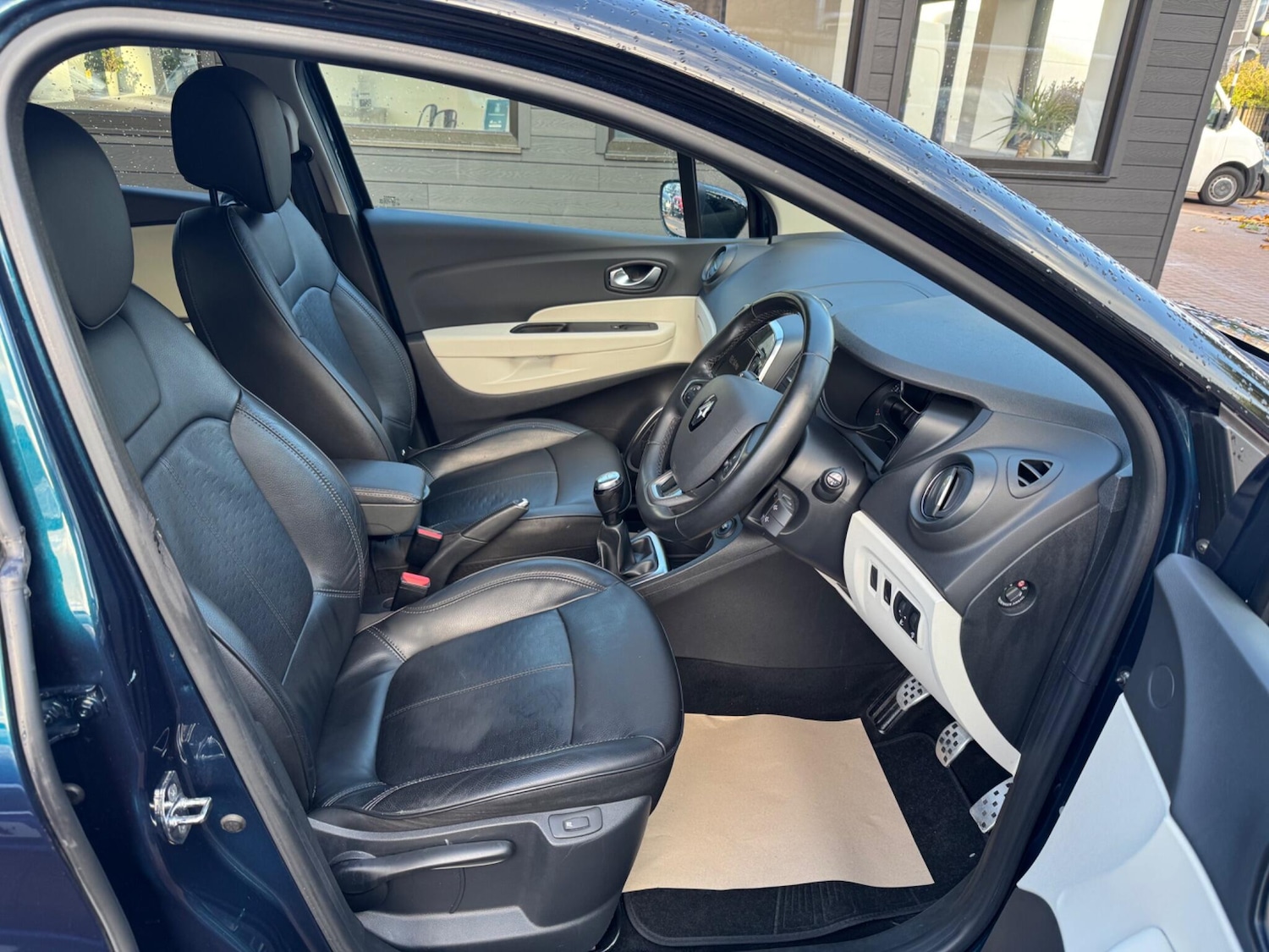 Used Renault Captur 2018 for sale - 76432808: Photo 9