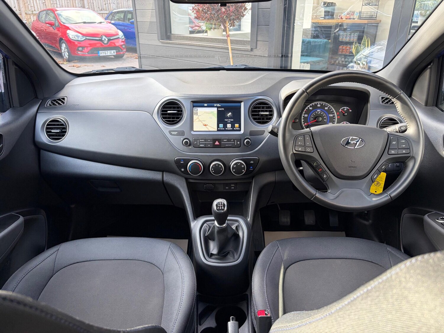 Used Hyundai i10 2019 for sale - 76572923: Photo 12