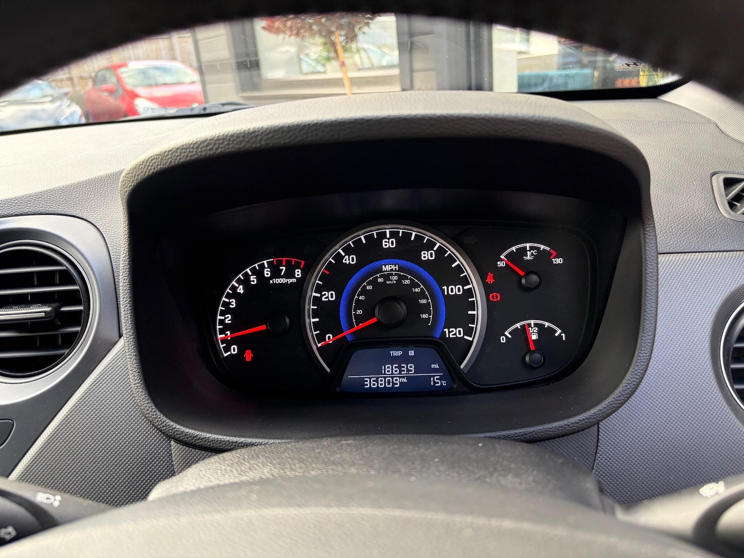 Used Hyundai i10 2019 for sale - 76572923: Photo 20