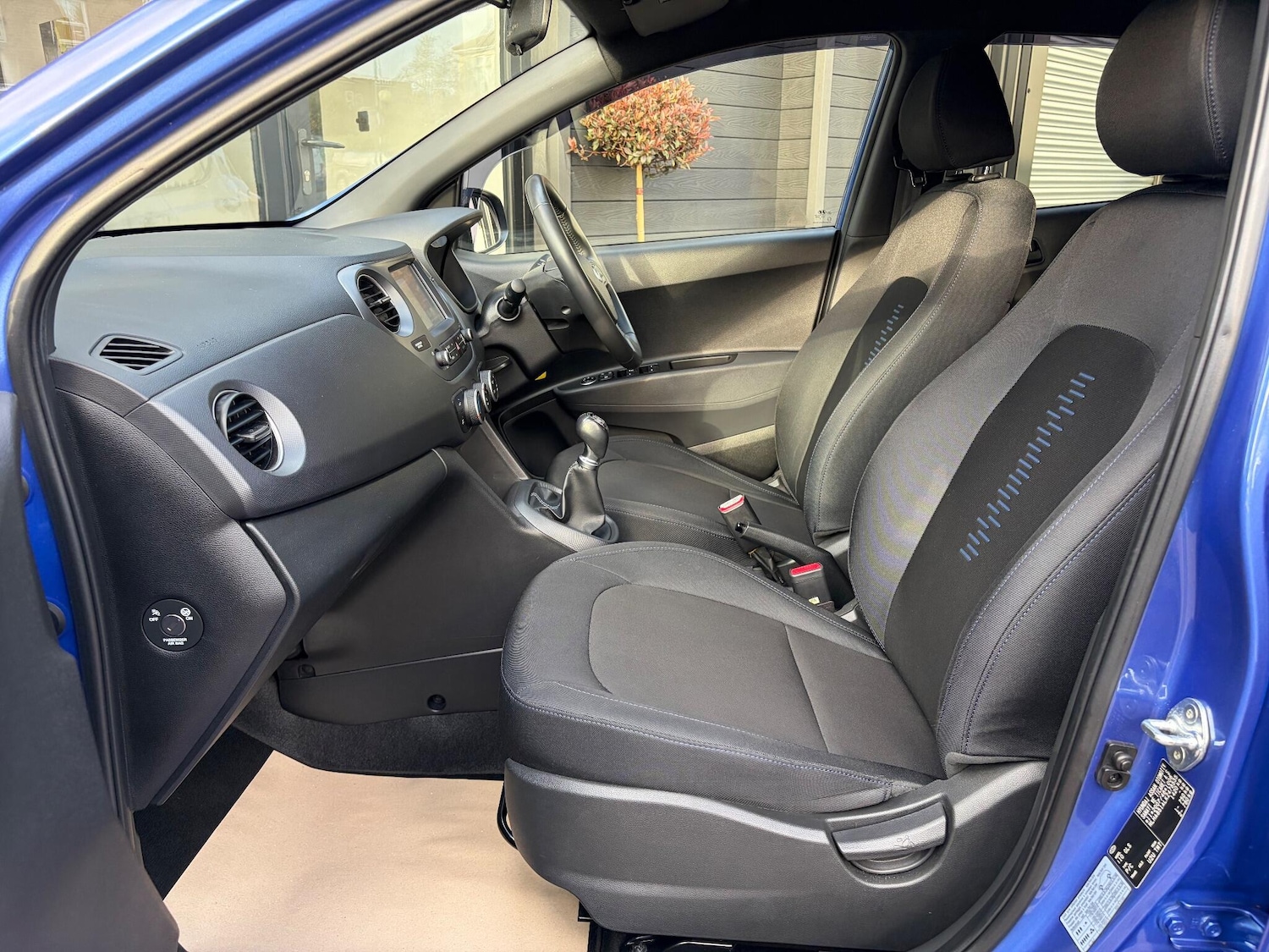 Used Hyundai i10 2019 for sale - 76572923: Photo 29