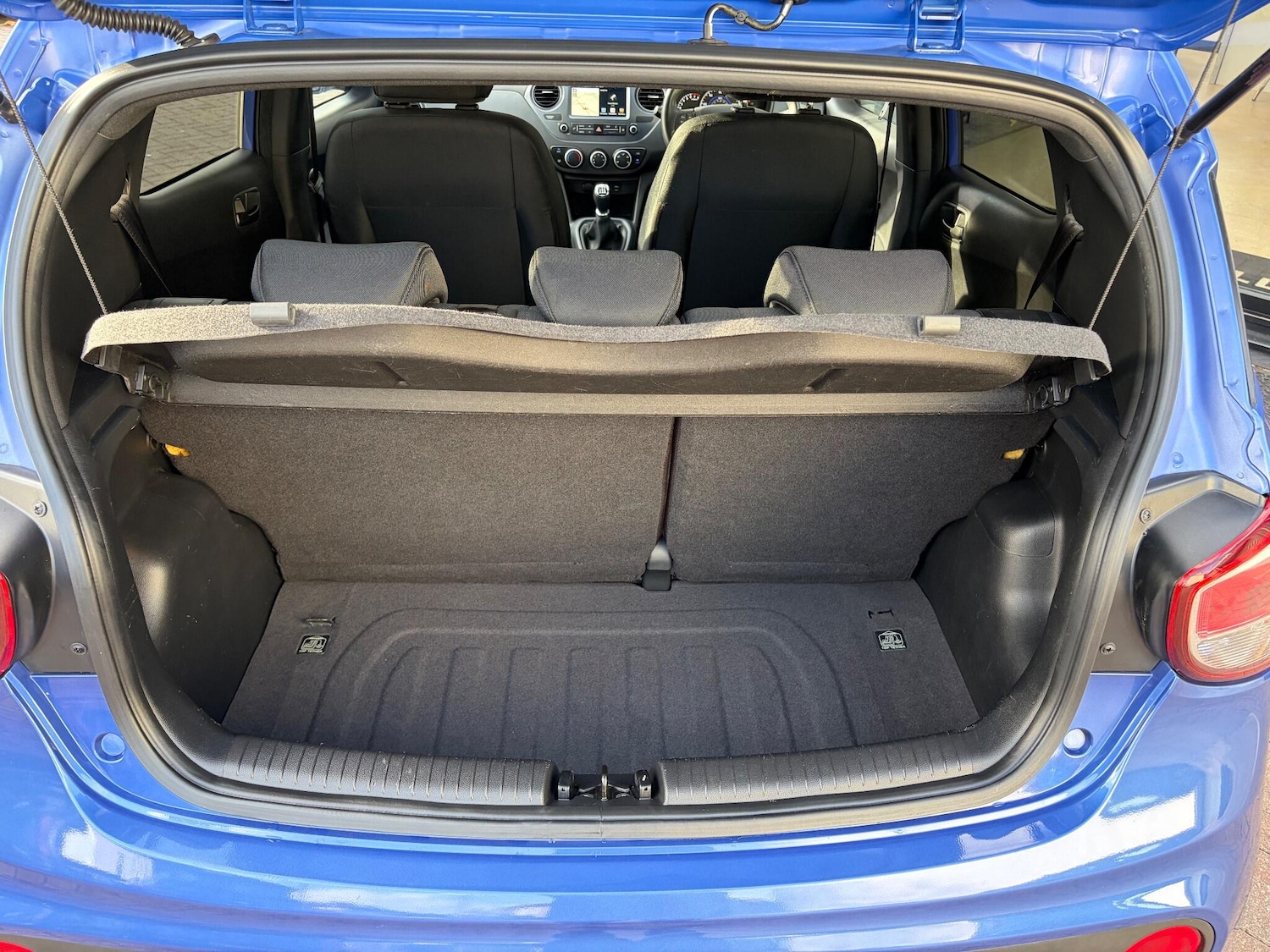 Used Hyundai i10 2019 for sale - 76572923: Photo 32