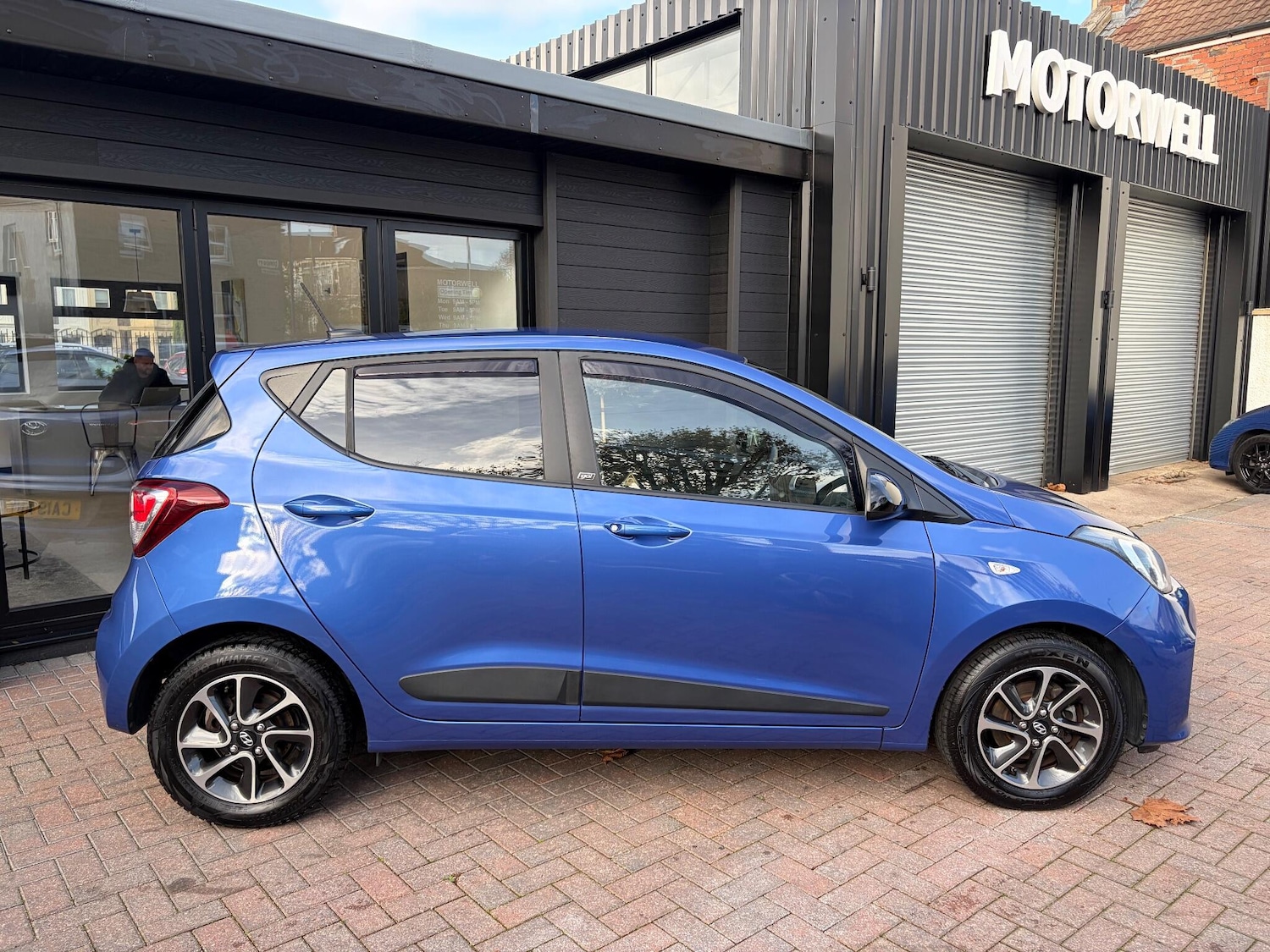 Used Hyundai i10 2019 for sale - 76572923: Photo 5