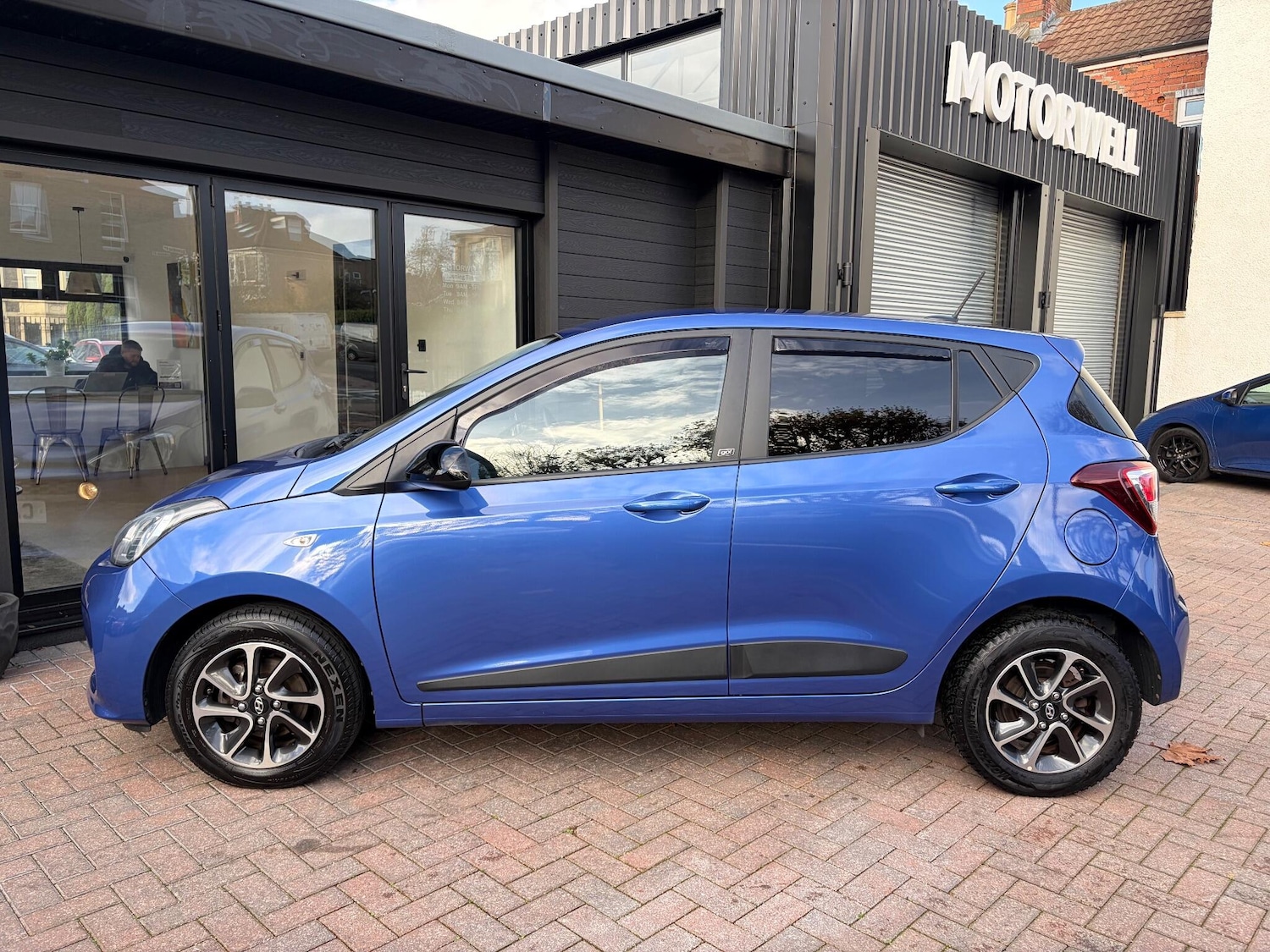 Used Hyundai i10 2019 for sale - 76572923: Photo 9