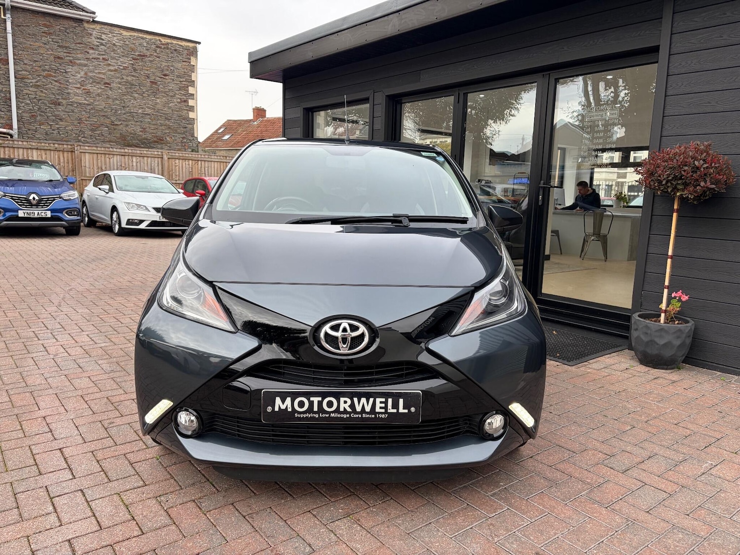 Used Toyota AYGO 2017 for sale - 76423076: Photo 2