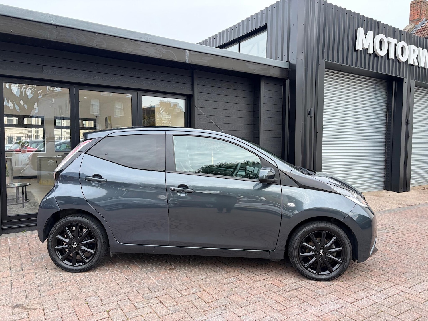 Used Toyota AYGO 2017 for sale - 76423076: Photo 5