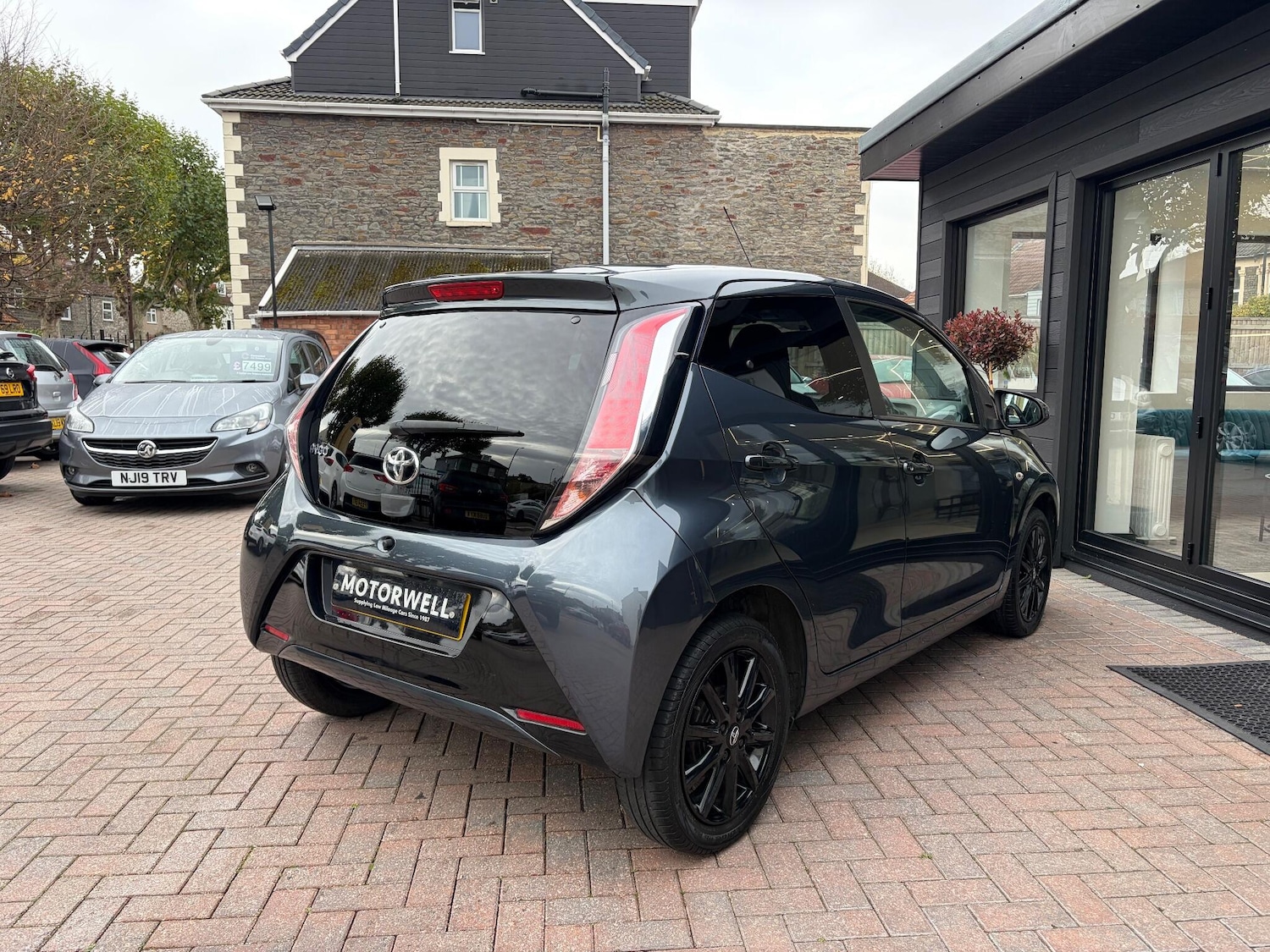 Used Toyota AYGO 2017 for sale - 76423076: Photo 6