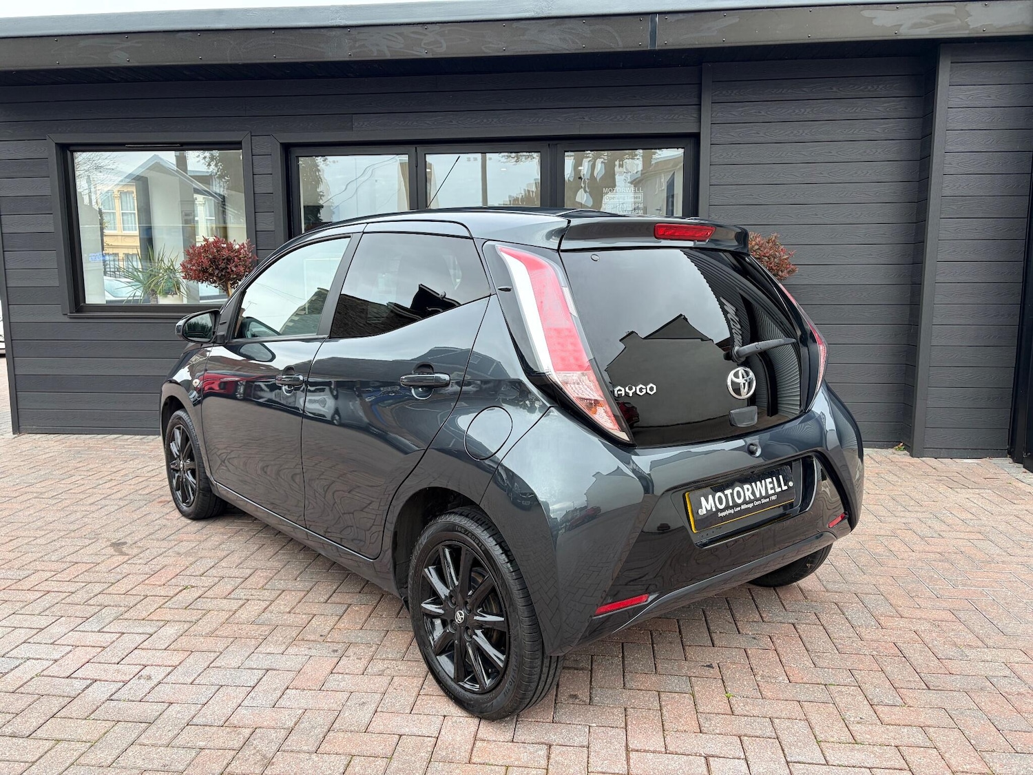 Used Toyota AYGO 2017 for sale - 76423076: Photo 8