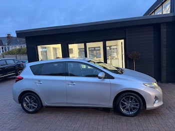 Used Toyota Auris 2015 for sale - 76473730: Photo