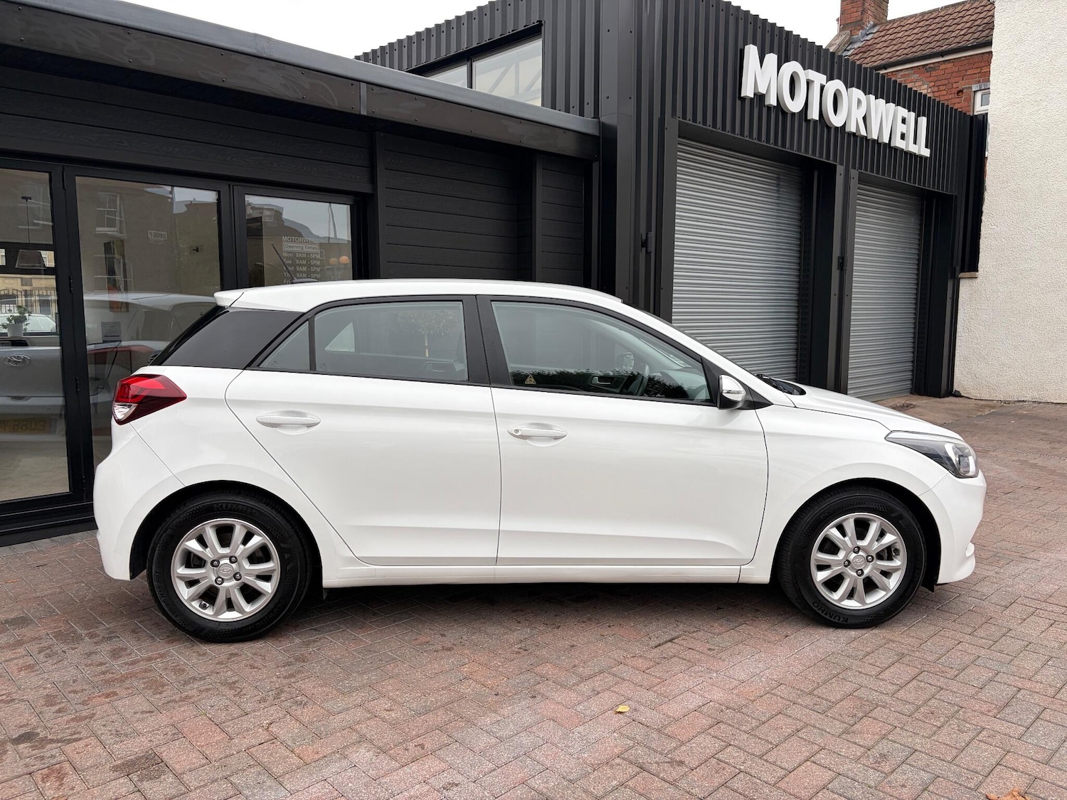 Used Hyundai i20 2016 for sale - 76348860: Photo 4