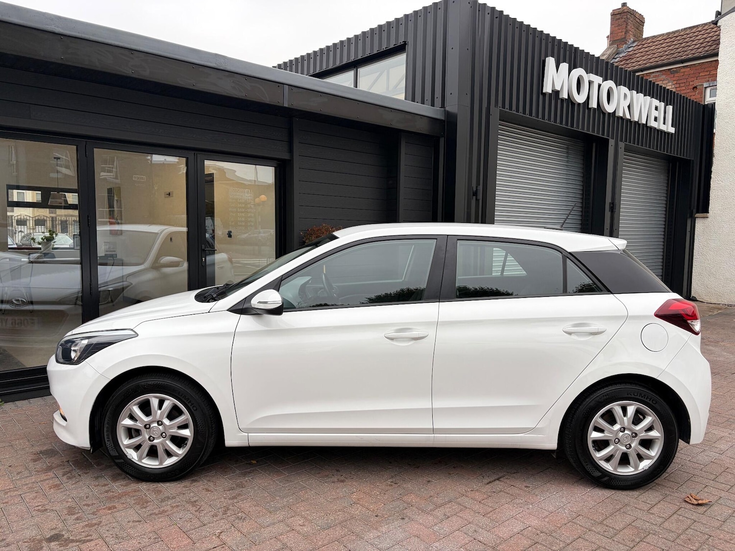 Used Hyundai i20 2016 for sale - 76348860: Photo 8