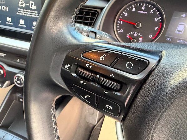Used Kia Stonic 2018 for sale - 76175335: Photo 19