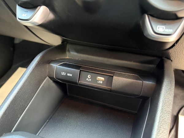 Used Kia Stonic 2018 for sale - 76175335: Photo 21