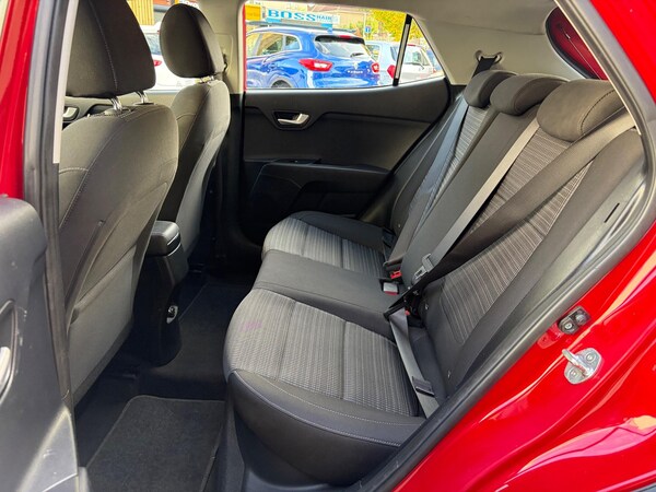 Used Kia Stonic 2018 for sale - 76175335: Photo 28