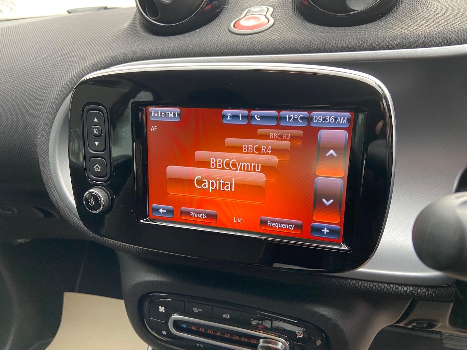 Used smart fortwo 2015 for sale - 76151455: Photo 14