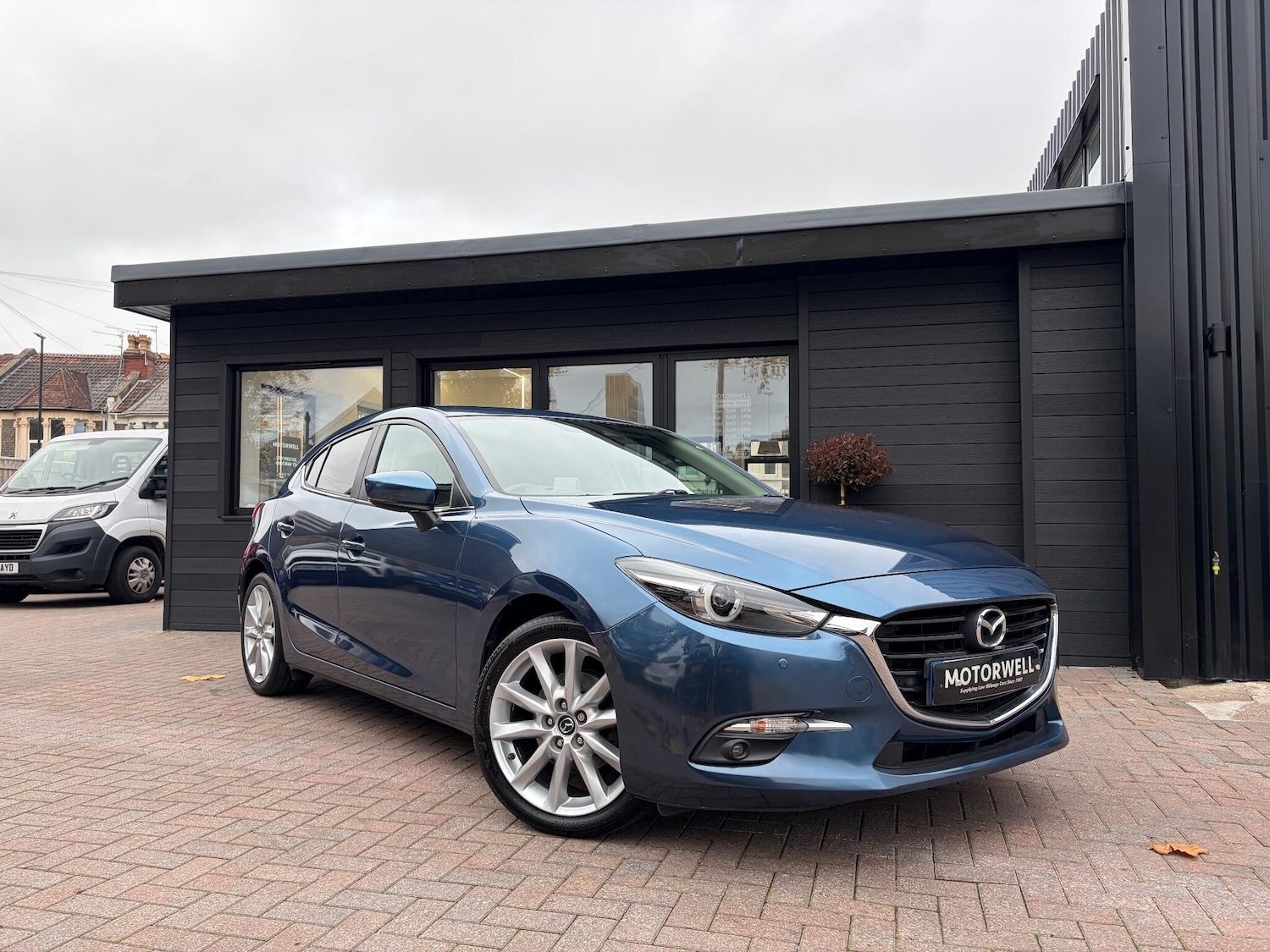 Used Mazda Mazda3 2017 for sale - 76522484: Photo 1