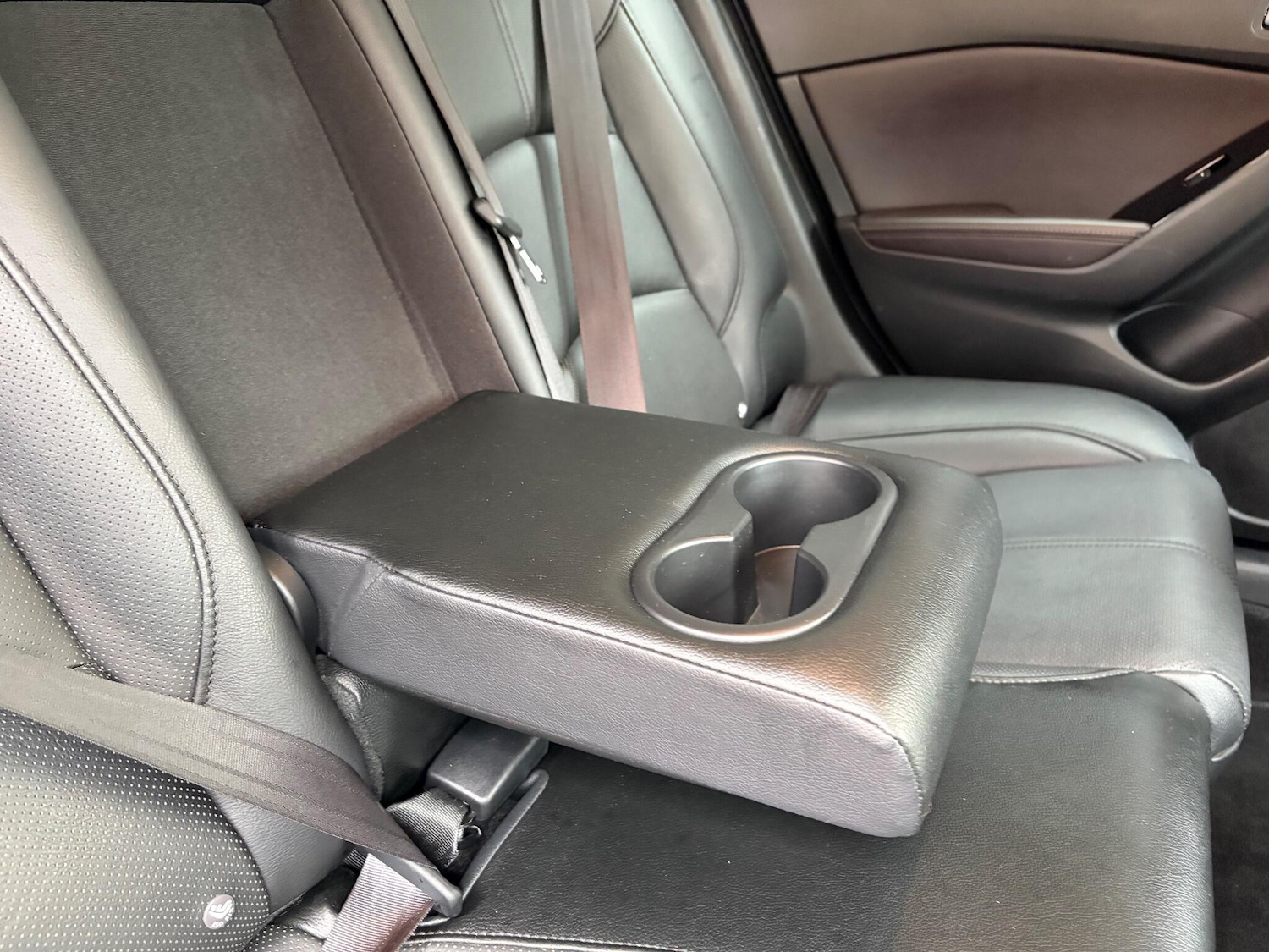 Used Mazda Mazda3 2017 for sale - 76522484: Photo 27