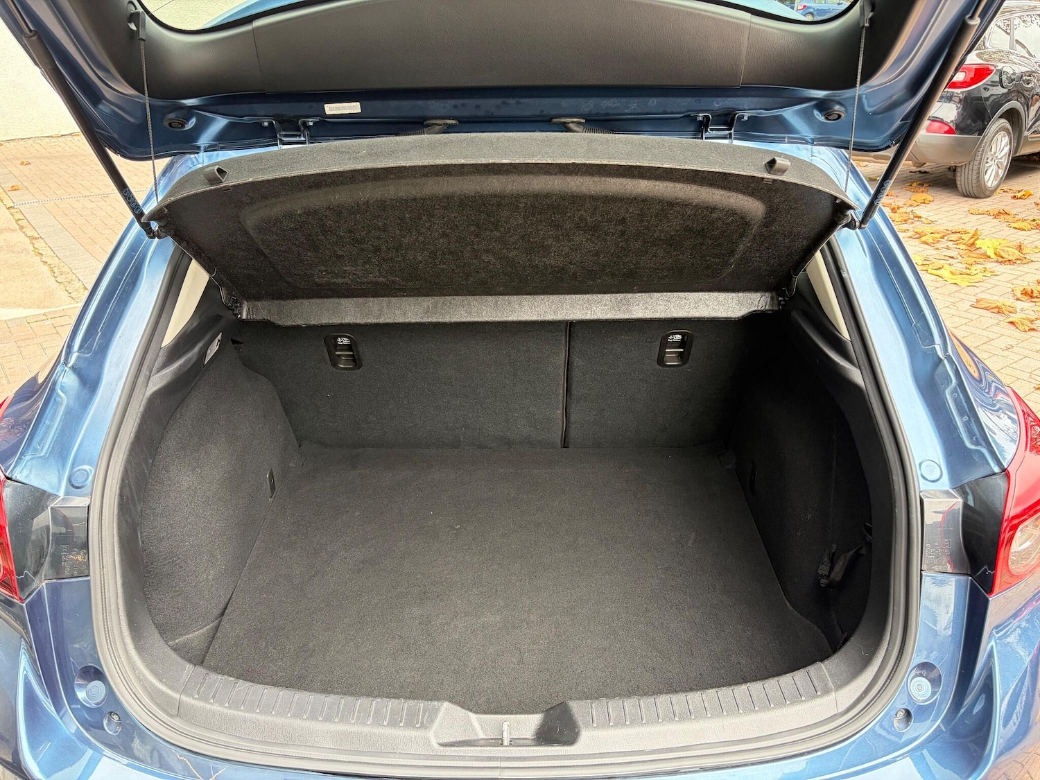 Used Mazda Mazda3 2017 for sale - 76522484: Photo 39