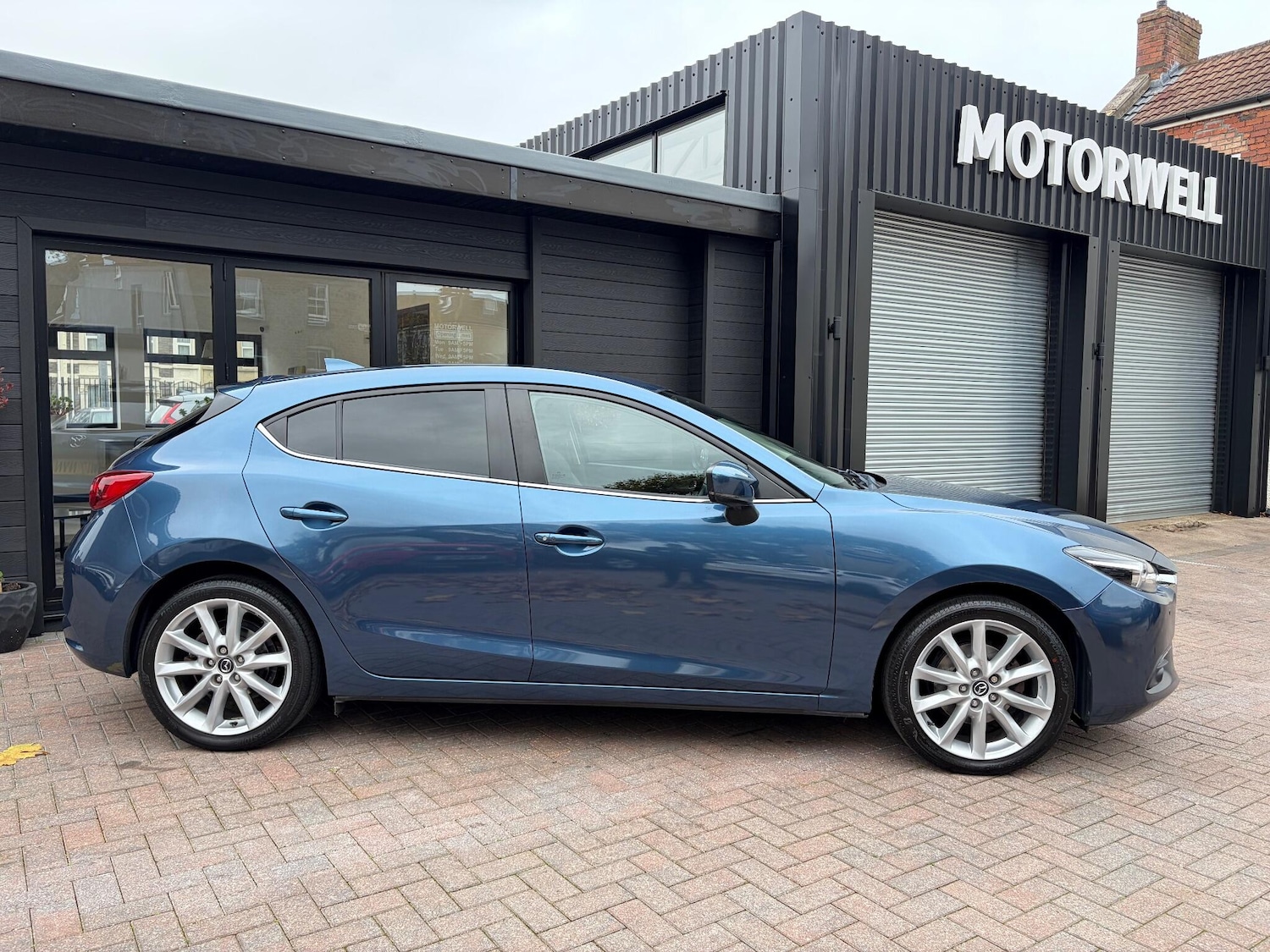 Used Mazda Mazda3 2017 for sale - 76522484: Photo 5