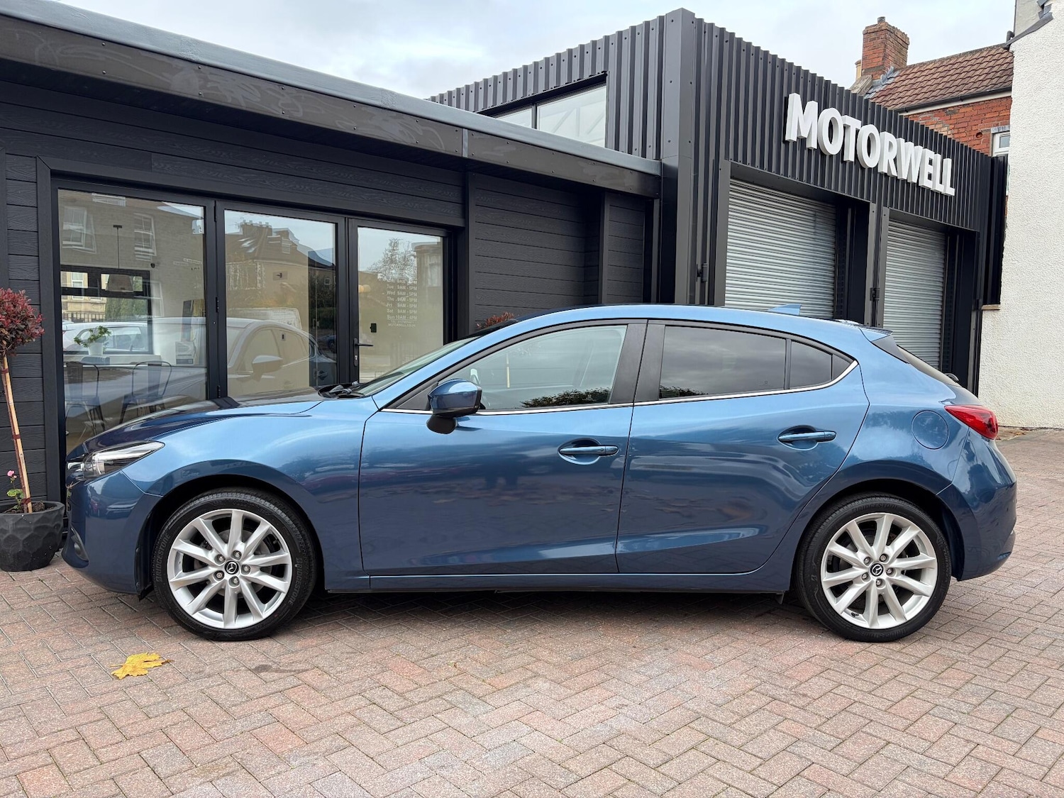 Used Mazda Mazda3 2017 for sale - 76522484: Photo 9