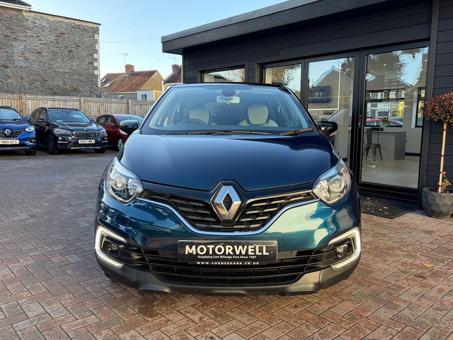 Used Renault Captur 2019 for sale - 76377919: Photo 2