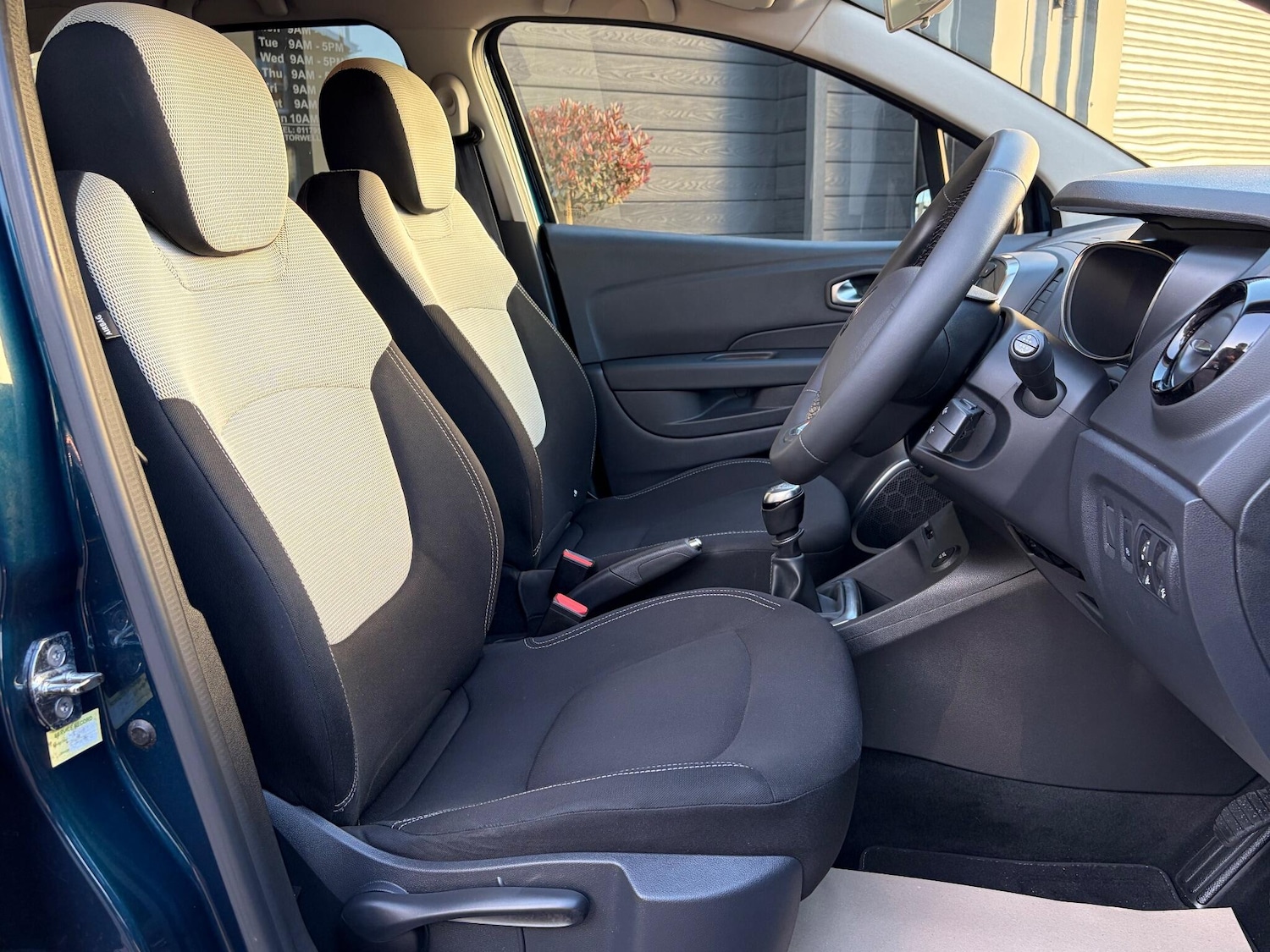 Used Renault Captur 2019 for sale - 76377919: Photo 23