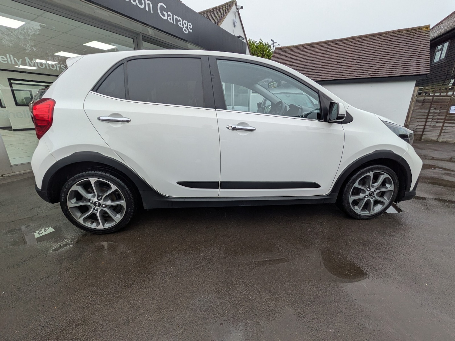 Used Kia Picanto 2021 for sale - 76410655: Photo 9