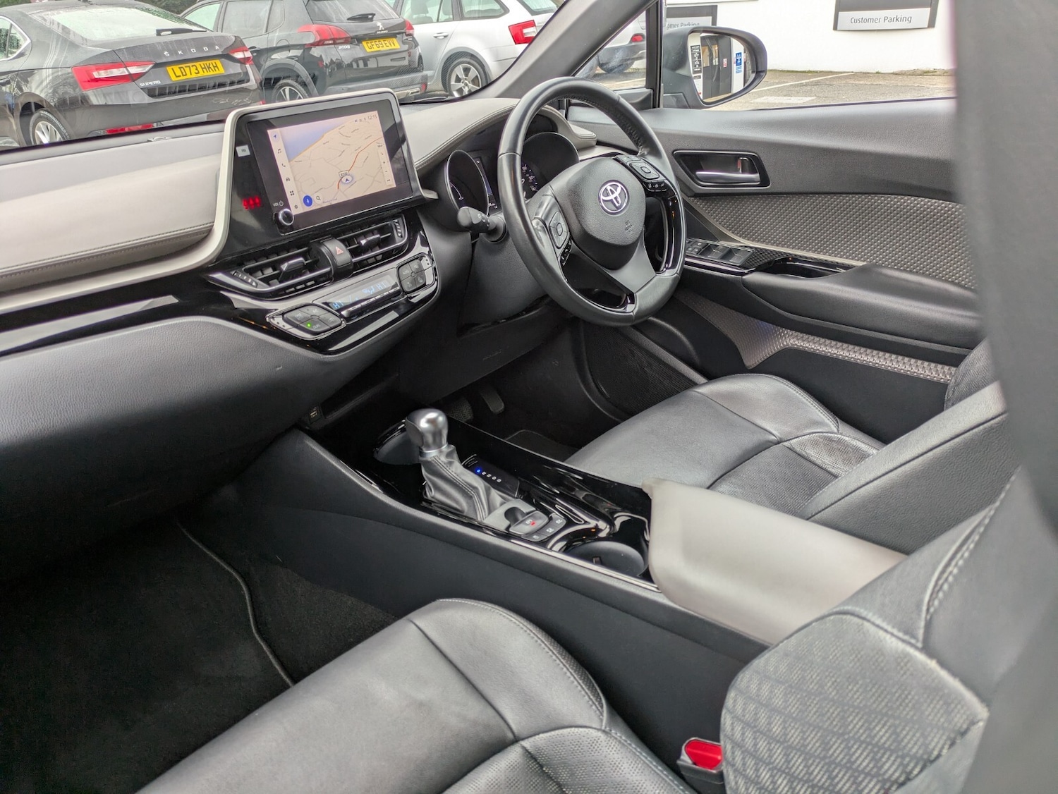 Used Toyota C-HR 2023 for sale - 76971509: Photo 11