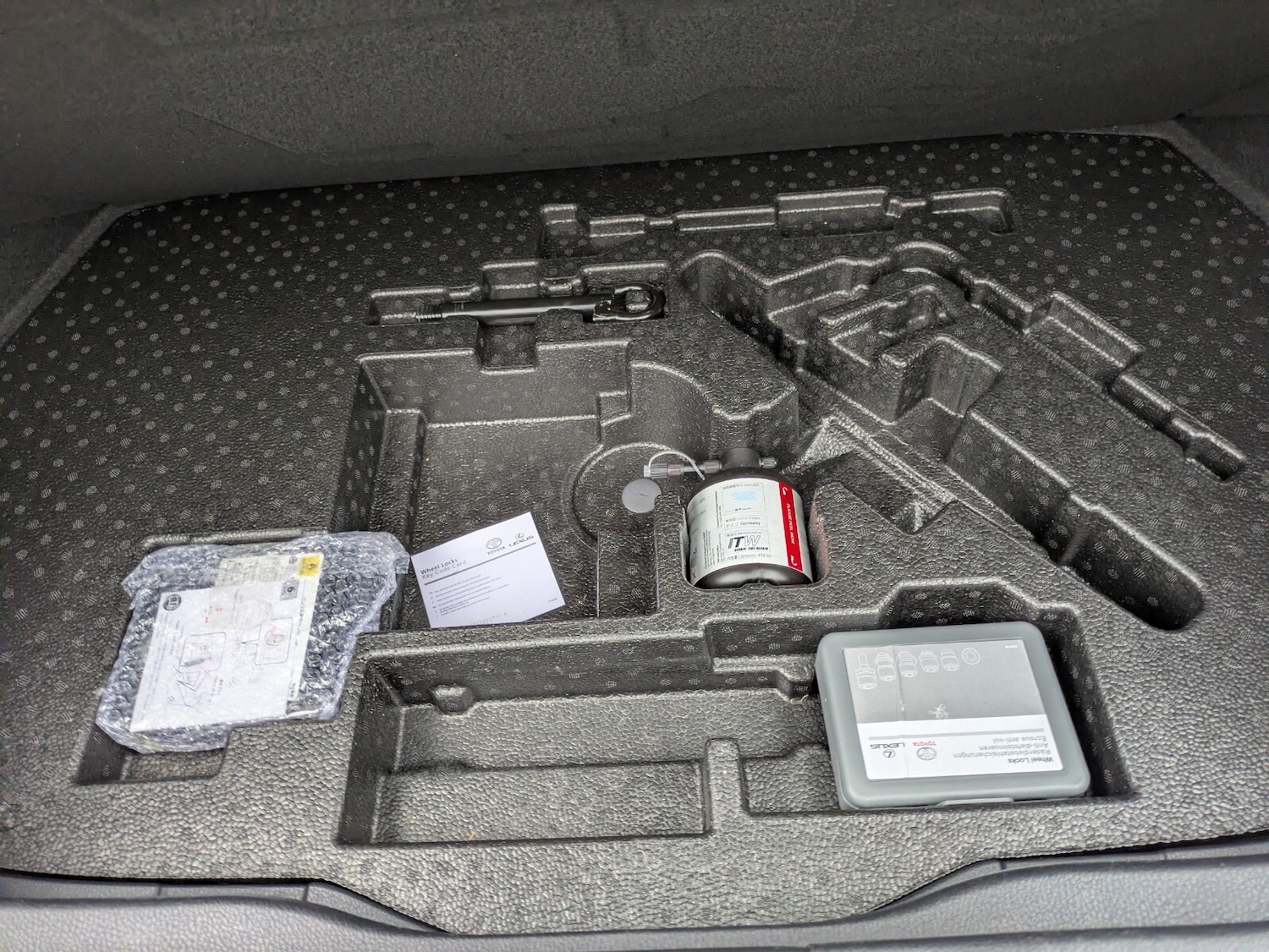 Used Toyota C-HR 2023 for sale - 76971509: Photo 16