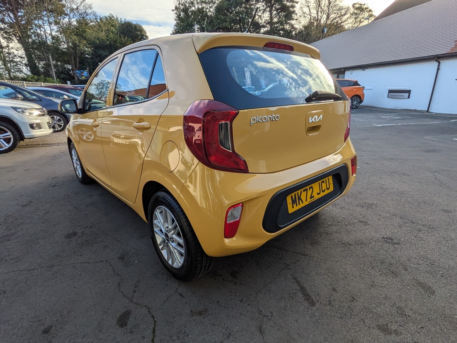 Used Kia Picanto 2022 for sale - 76410536: Photo 6