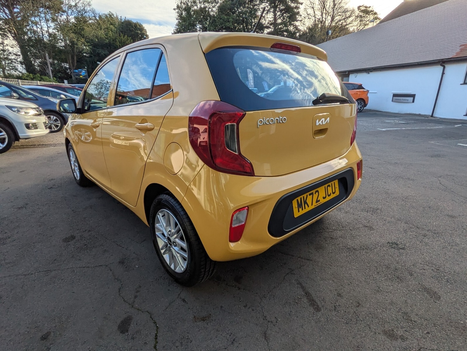 Used Kia Picanto 2022 for sale - 76410536: Photo 7