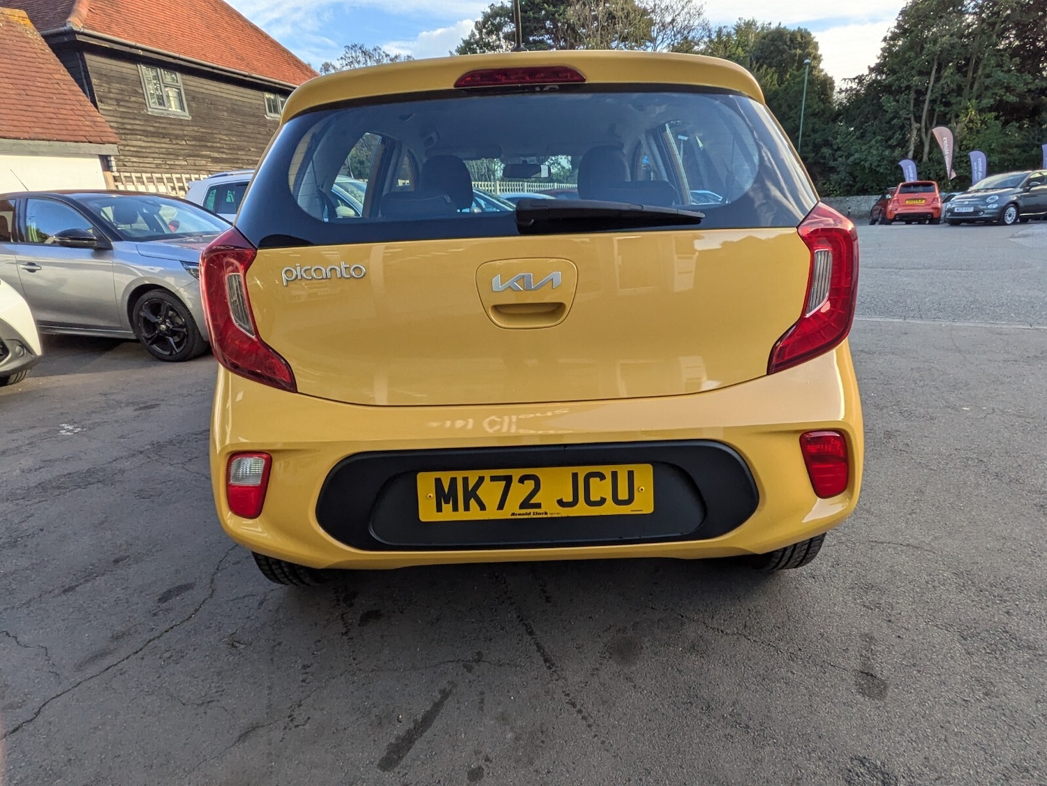 Used Kia Picanto 2022 for sale - 76410536: Photo 8