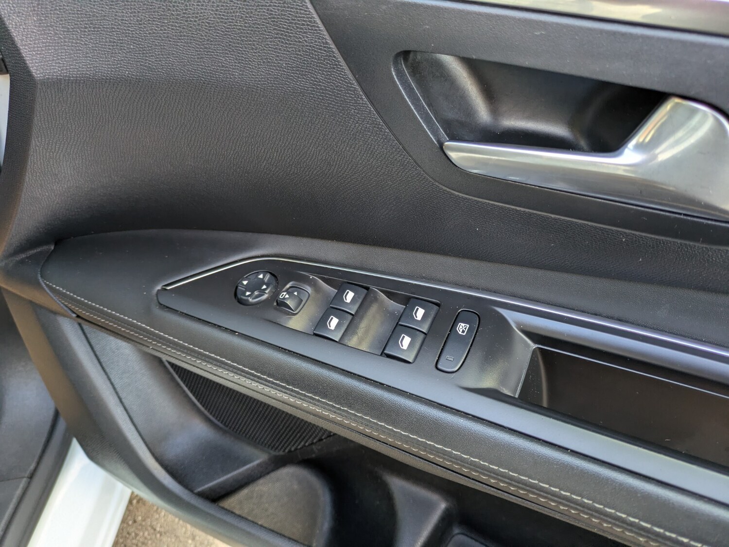 Used Peugeot 3008 2020 for sale - 76635568: Photo 23