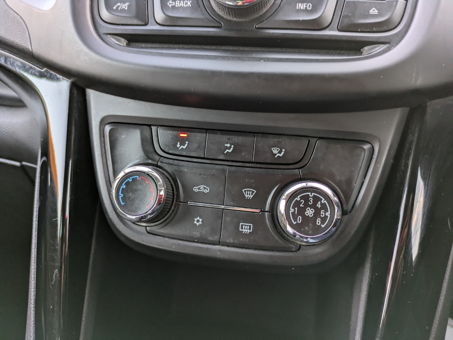 Used Vauxhall Zafira 2014 for sale - 76661042: Photo 32