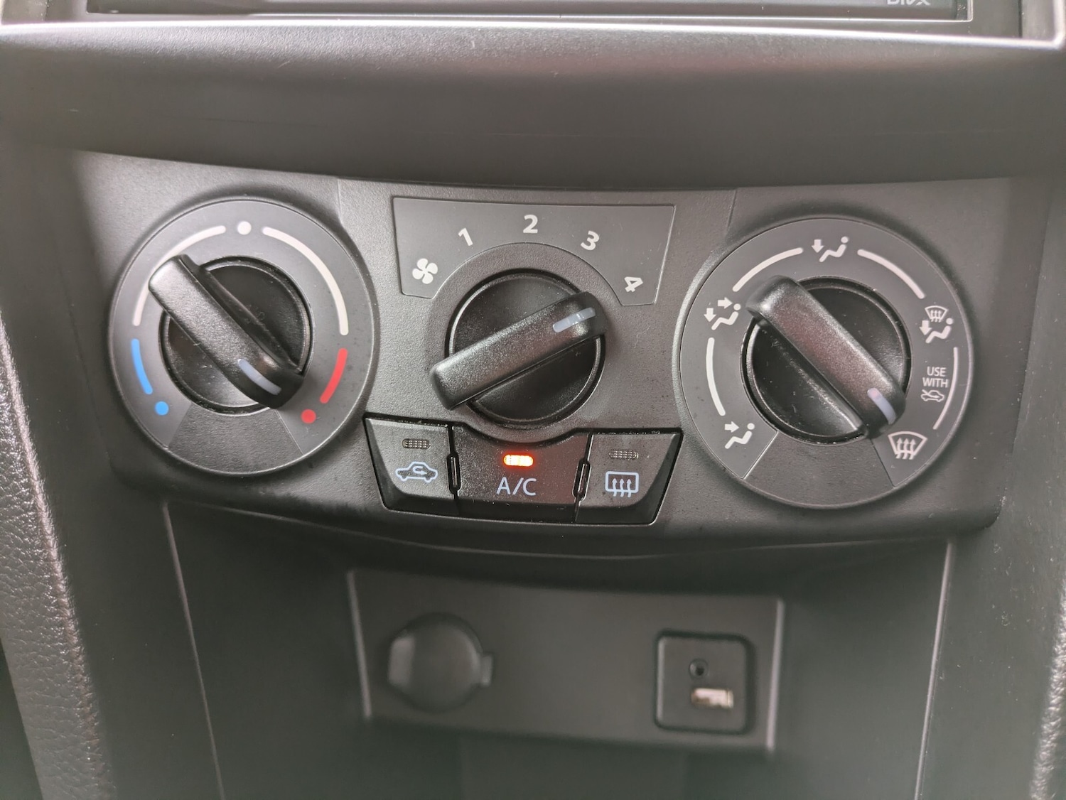 Used Suzuki Swift 2017 for sale - 76589830: Photo 27