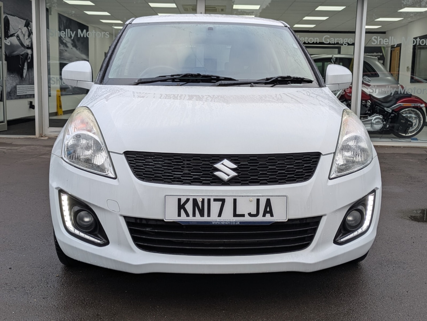 Used Suzuki Swift 2017 for sale - 76589830: Photo 3