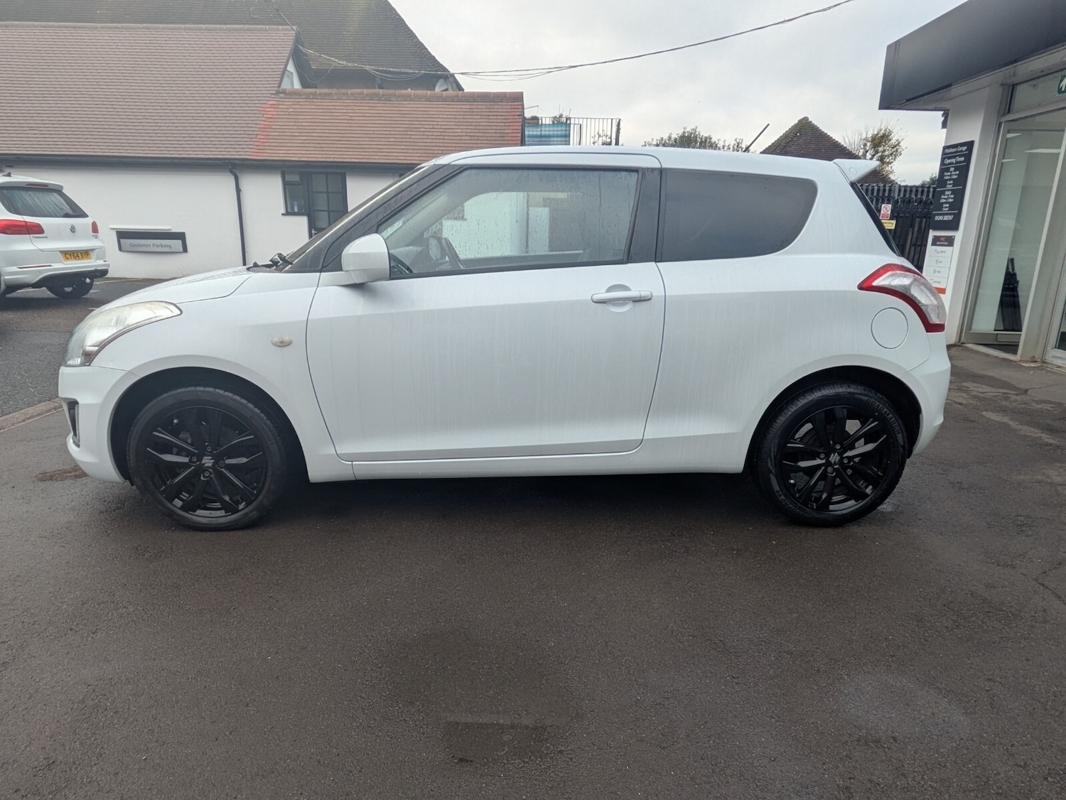 Used Suzuki Swift 2017 for sale - 76589830: Photo 5