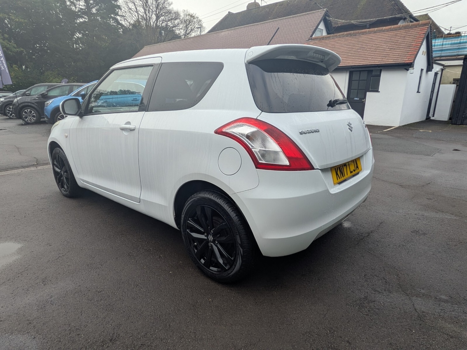 Used Suzuki Swift 2017 for sale - 76589830: Photo 6