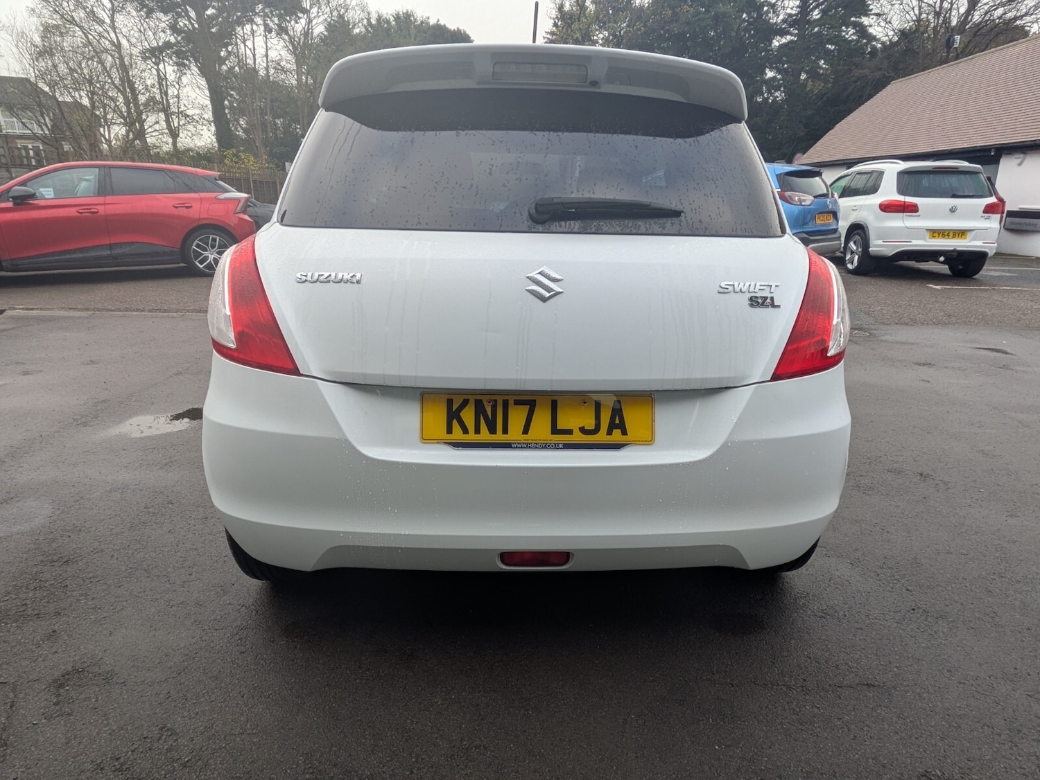 Used Suzuki Swift 2017 for sale - 76589830: Photo 7