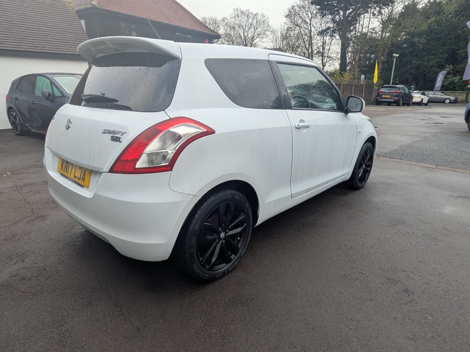Used Suzuki Swift 2017 for sale - 76589830: Photo 8