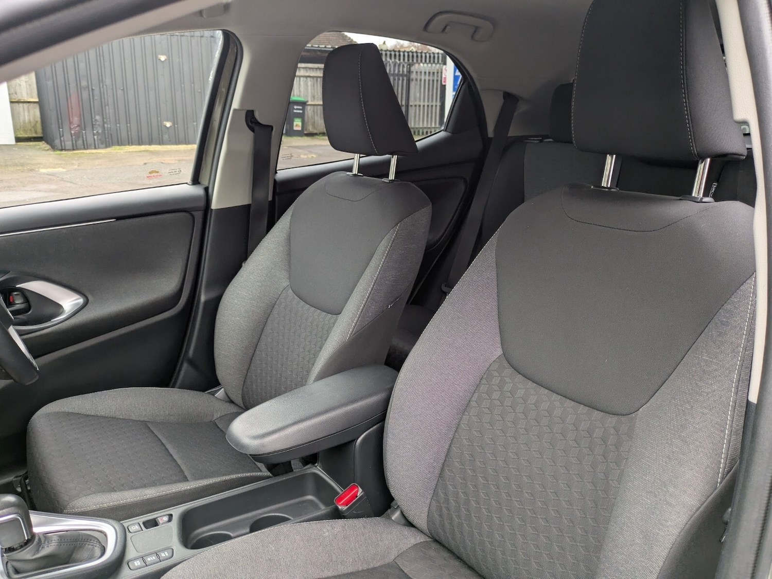 Used Toyota Yaris 2022 for sale - 76960188: Photo 11