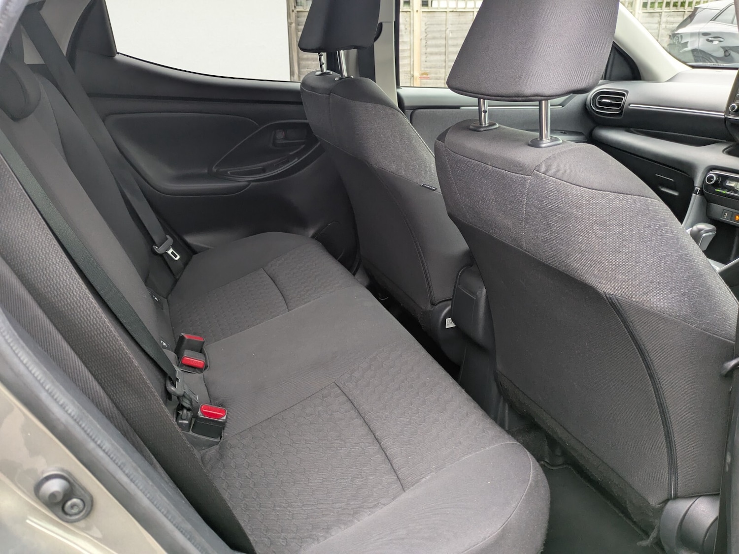 Used Toyota Yaris 2022 for sale - 76960188: Photo 18