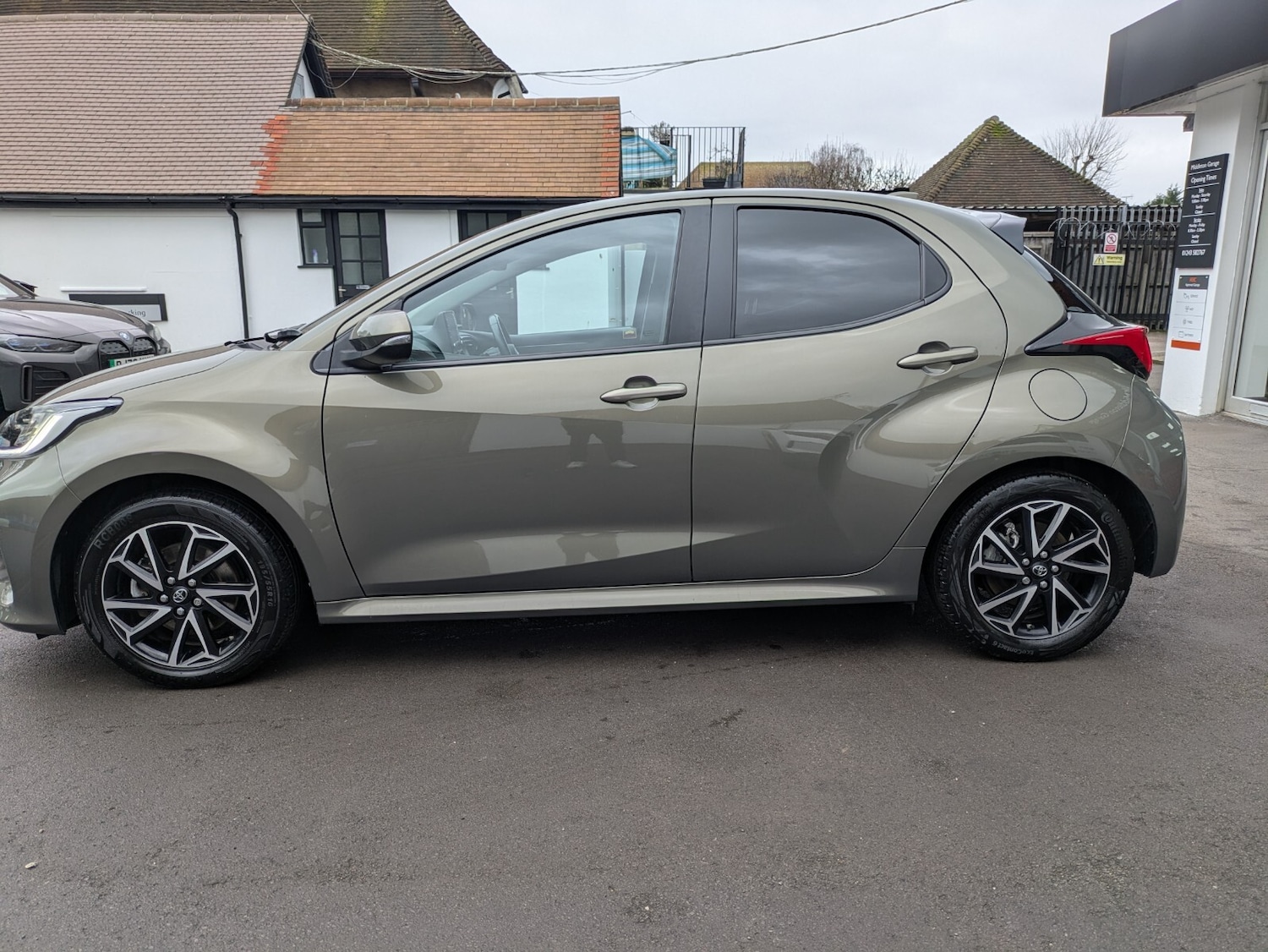 Used Toyota Yaris 2022 for sale - 76960188: Photo 6