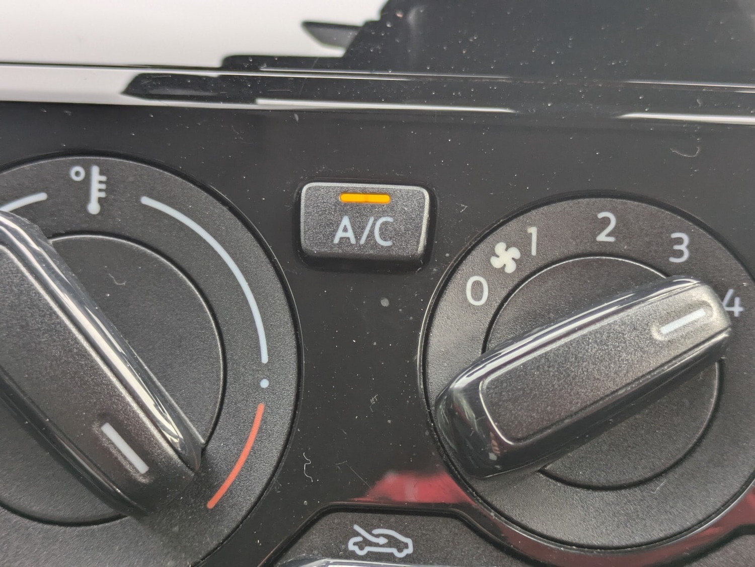 Used Volkswagen up! 2022 for sale - 76869939: Photo 30