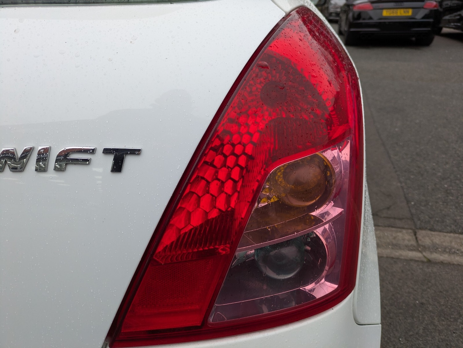 Used Suzuki Swift 2010 for sale - 76664540: Photo 17