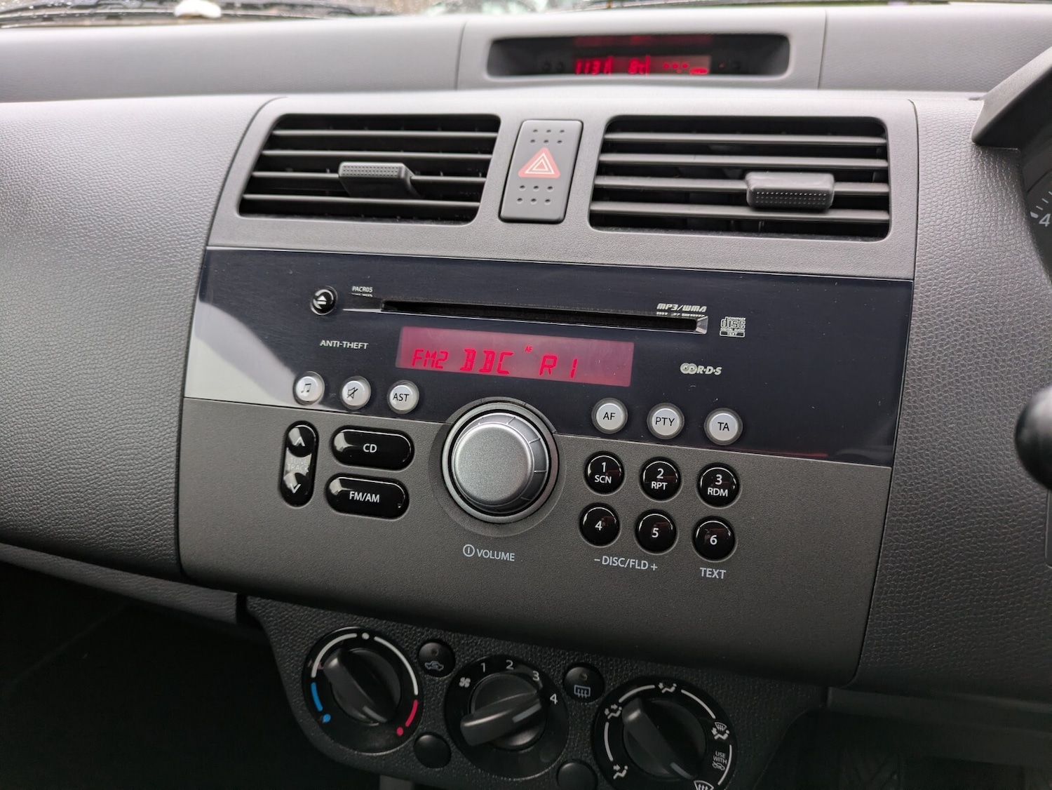 Used Suzuki Swift 2010 for sale - 76664540: Photo 28