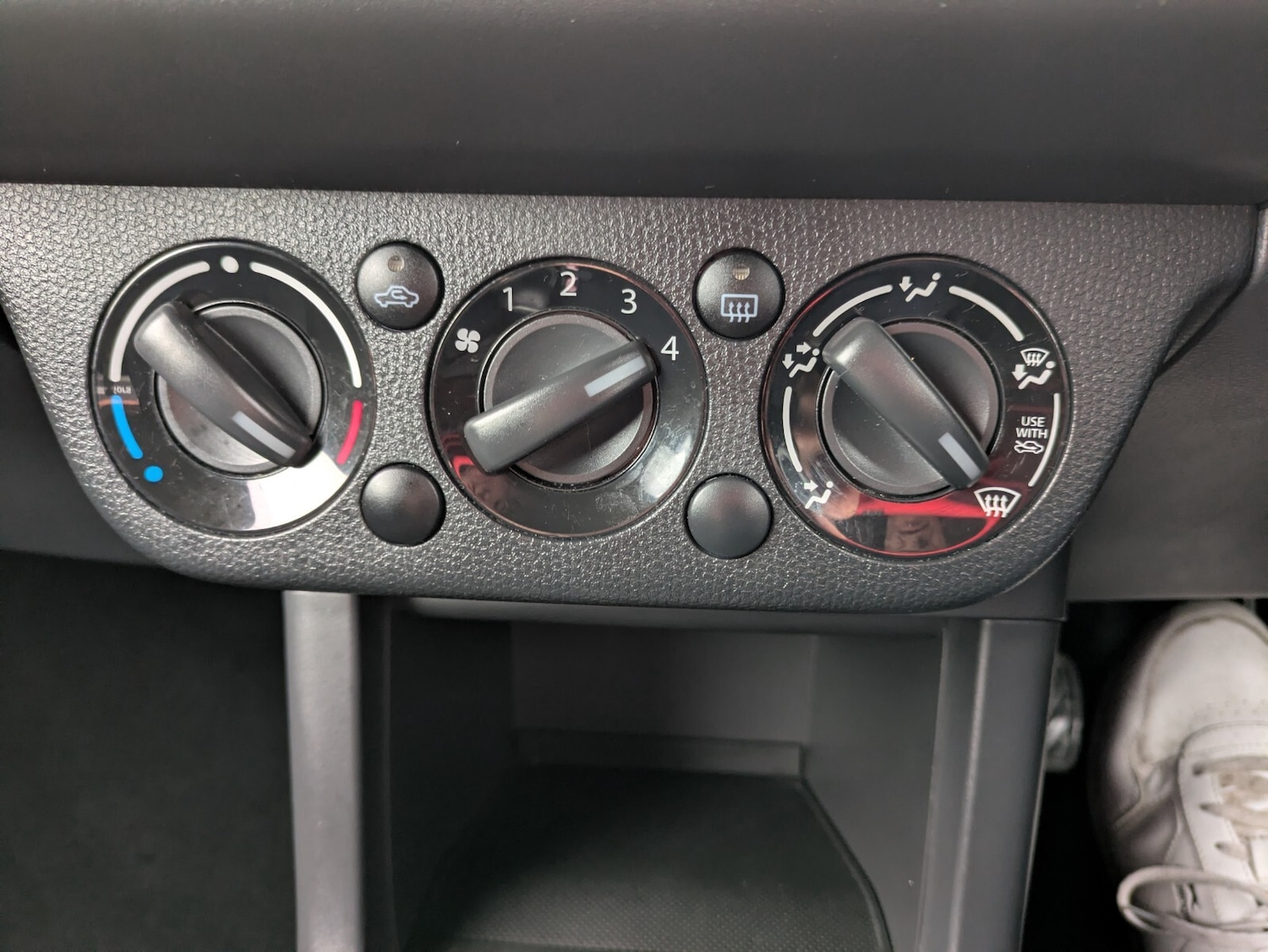 Used Suzuki Swift 2010 for sale - 76664540: Photo 30