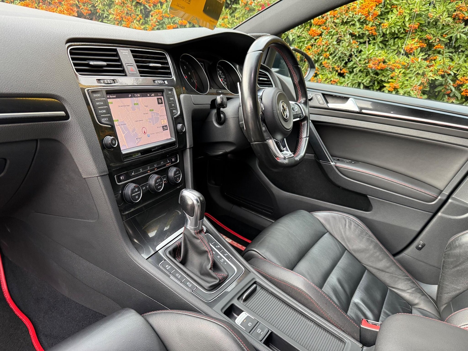 Used Volkswagen Golf 2016 for sale - 76742543: Photo 24