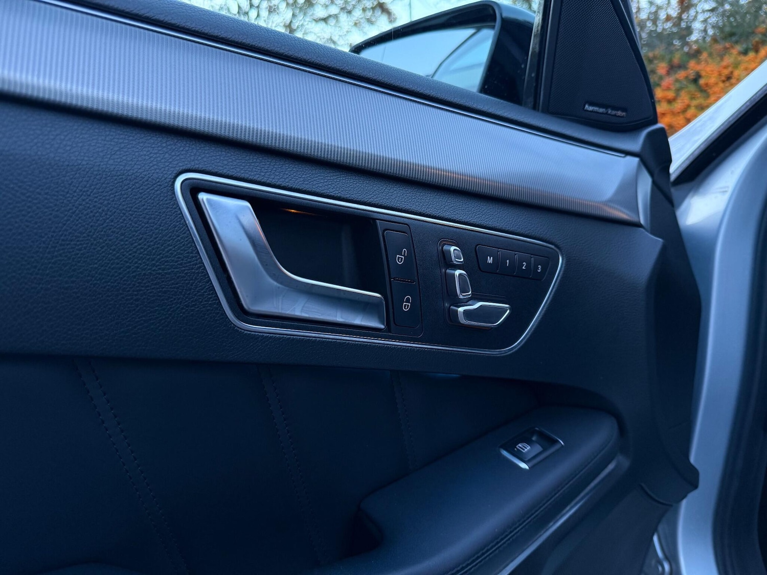 Used Mercedes-Benz E Class 2015 for sale - 76550578: Photo 29